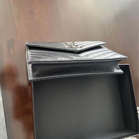 YSL Saint Lauren - Picture 5 of 6